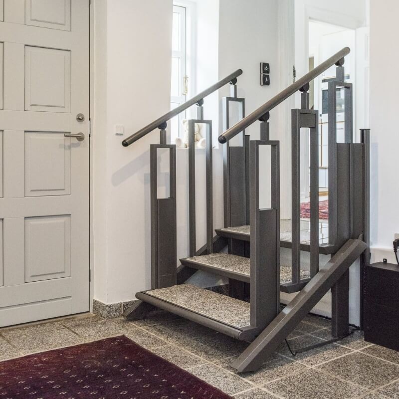 _DSC1998 The FlexStep by LiftUp in a home