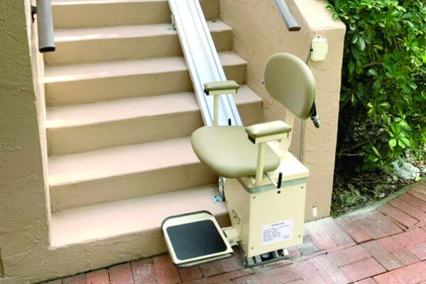 Harmar outdoor stairlift